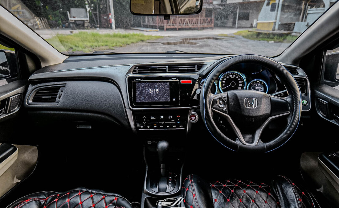 P1566589