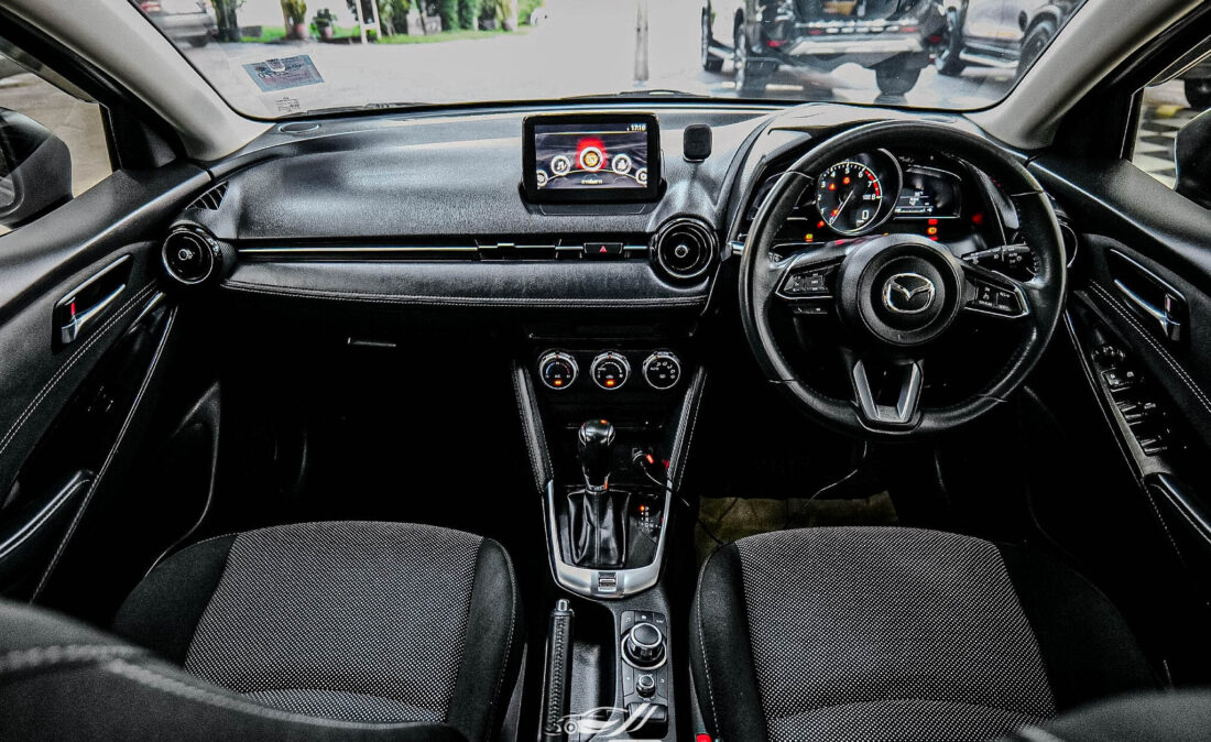 P1588693